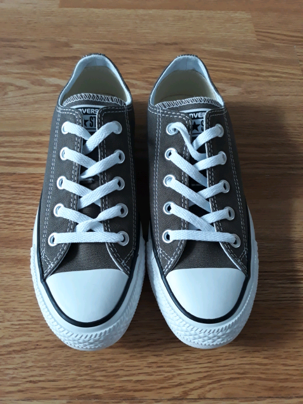 grey converse size 4